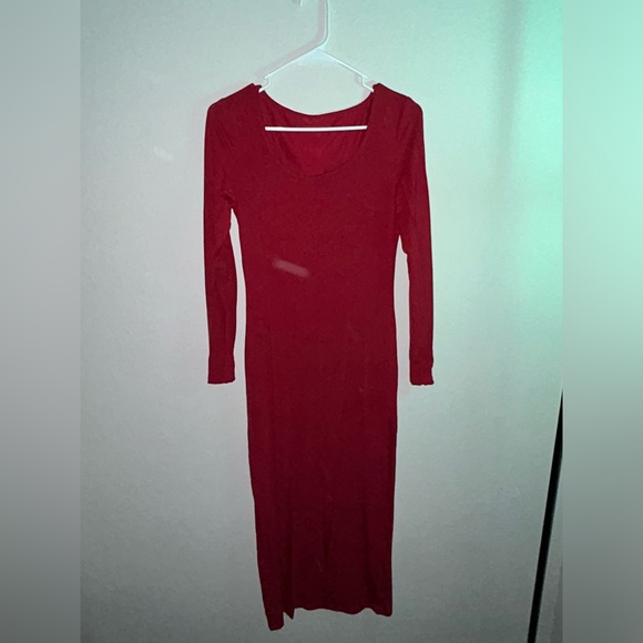 Red Dress - Picture 2 of 2